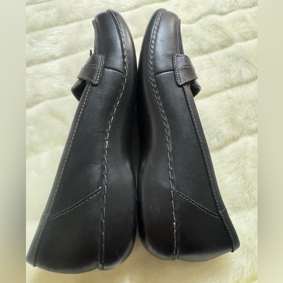 Clarks Black Leather Loafers for Women - Picture 7 of 12